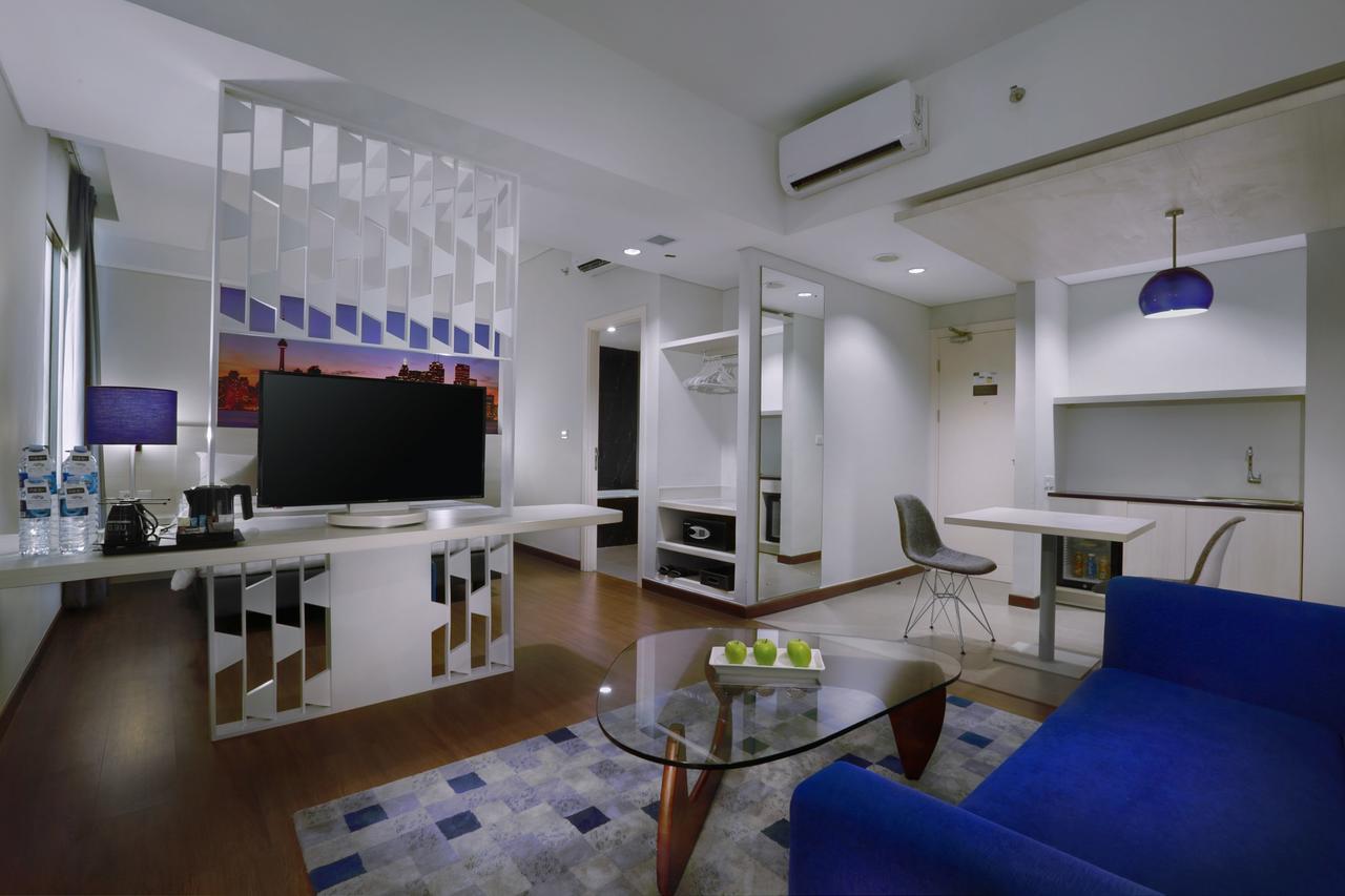 Hotel Neo+ Kebayoran Jakarta Exterior photo
