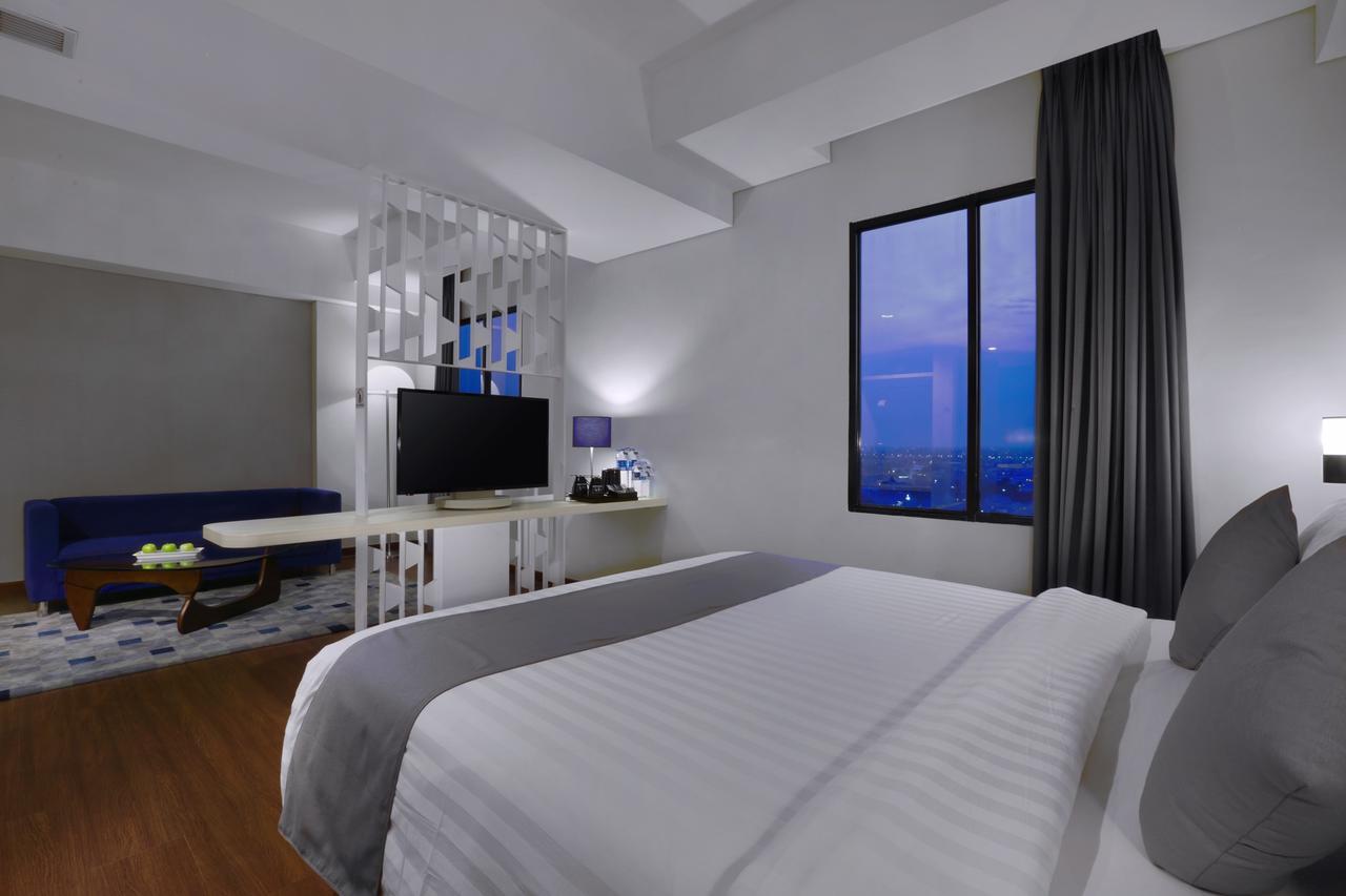 Hotel Neo+ Kebayoran Jakarta Exterior photo