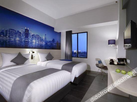 Hotel Neo+ Kebayoran Jakarta Exterior photo